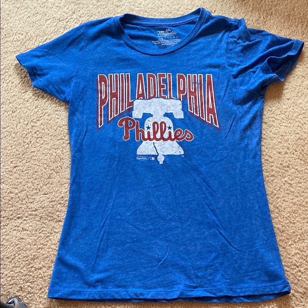⭐️new⭐️Philadelphia Phillies shirt